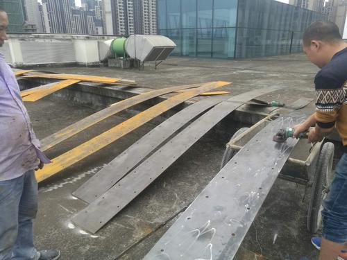 建筑施工中的<a href=http://www.jh58.com.cn target=_blank class=infotextkey>粘鋼加固</a>的作用